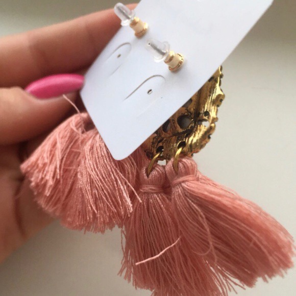 FREE SHIPPING! Crystal Pink Vintage Tassel Statement Earrings ✨ - Picture 3 of 5